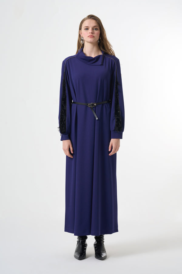 Kadife Detaylı Elbise