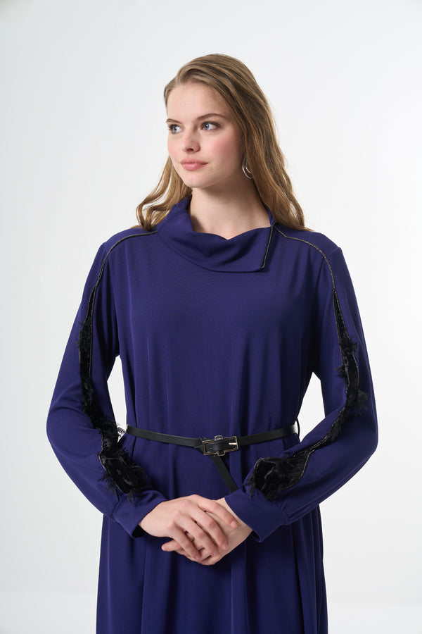 Kadife Detaylı Elbise